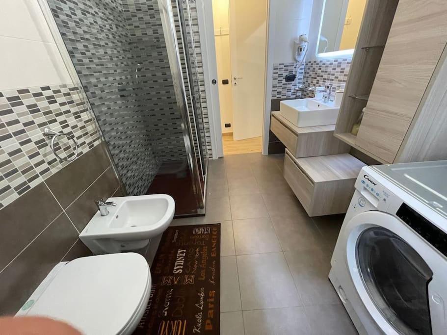 Nel Quartiere Bayres Suite Completamente Rinnovata Milano Eksteriør billede