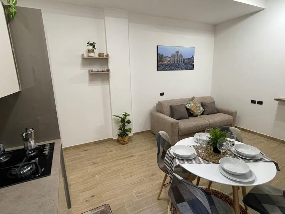 Nel Quartiere Bayres Suite Completamente Rinnovata Milano Eksteriør billede