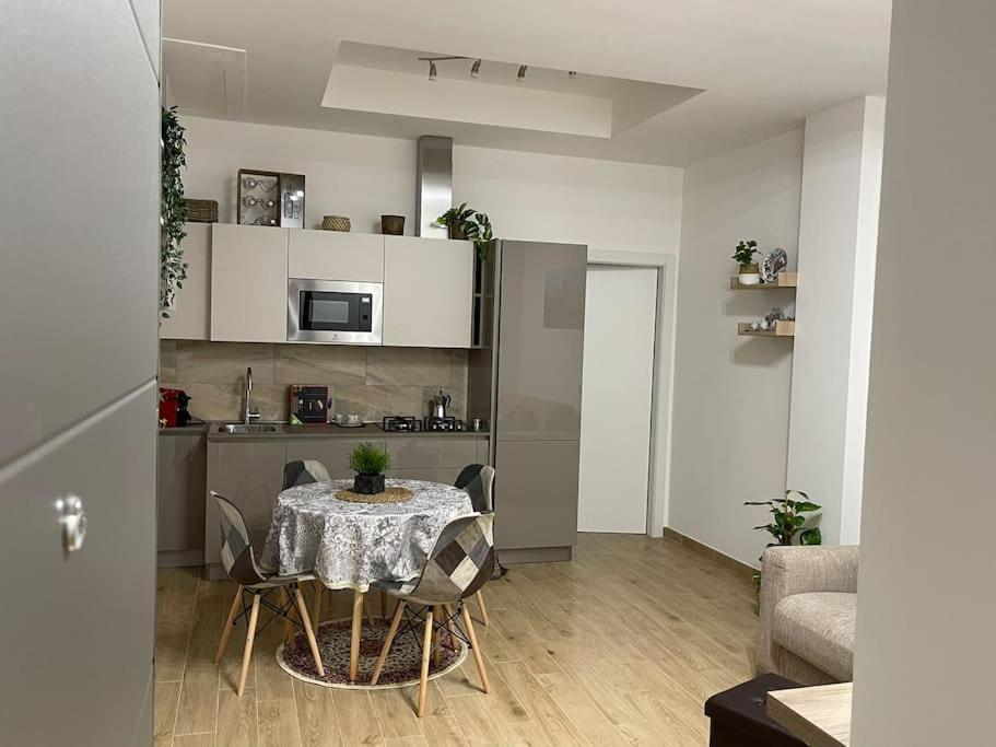 Nel Quartiere Bayres Suite Completamente Rinnovata Milano Eksteriør billede